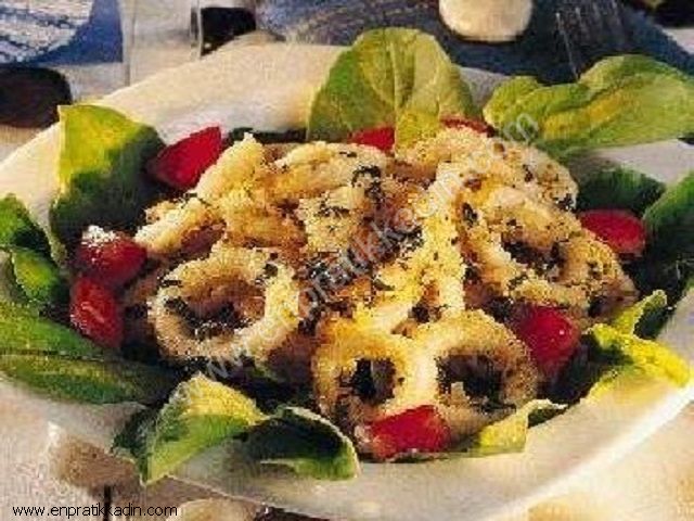 Rokalı Kalamar Salatası